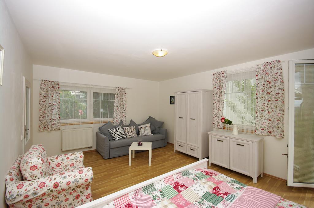 Cozy Gardens In Apartment